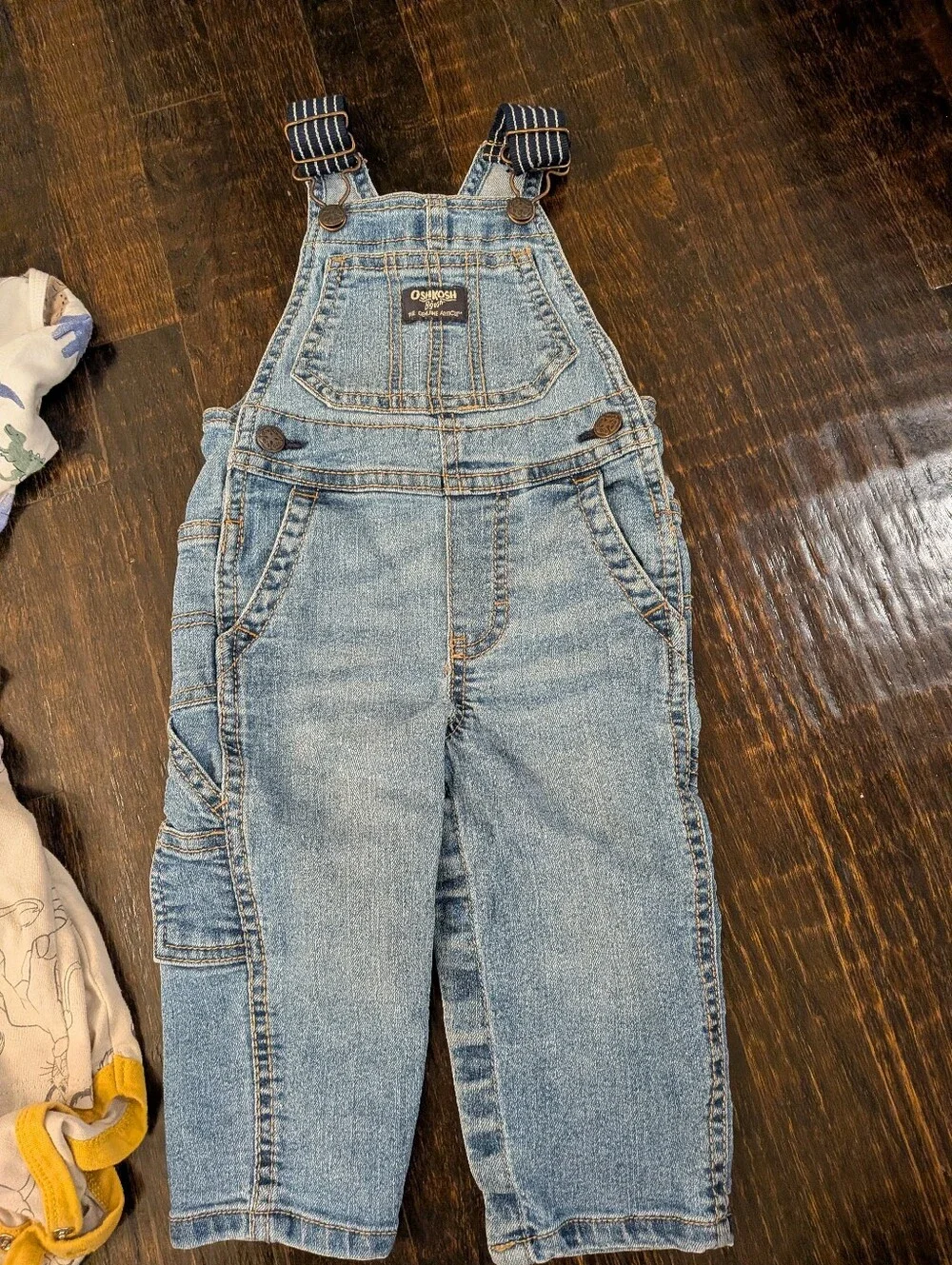 Baby's 12 Months Lot: Nike 4c, Hannah Anderson, Oshkosh, Disney Bodysuit